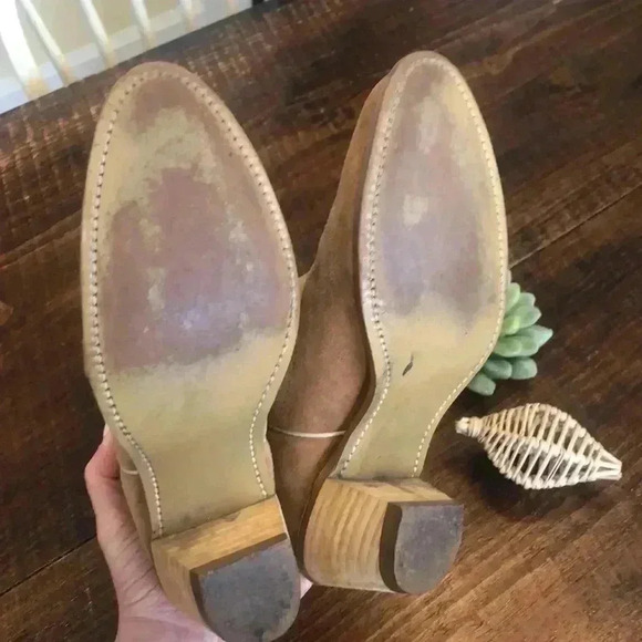 Wolverine | Vintage Embroidered Tan Leather Western Boots - Picture 11 of 11